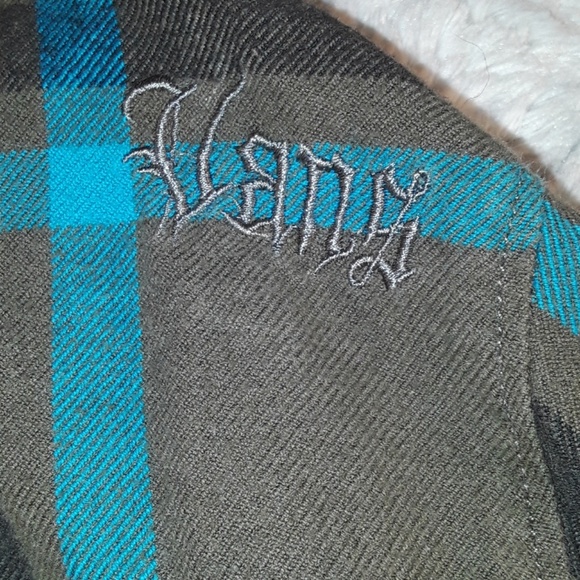 DC Tshirt and Vans Flannel both Sz. Med. - Picture 3 of 8